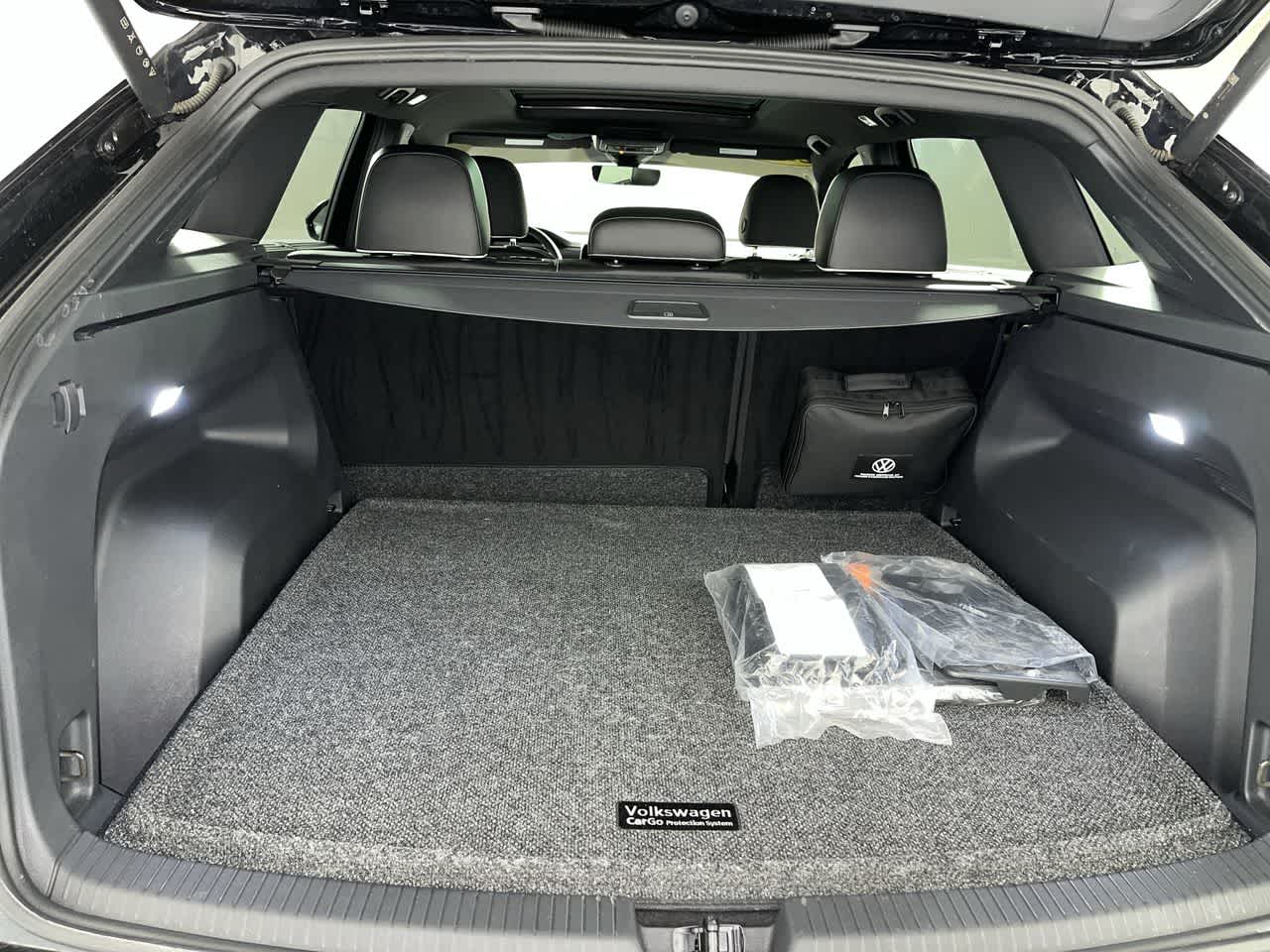 2024 Volkswagen Atlas Cross Sport 2.0T SEL Premium R-Line