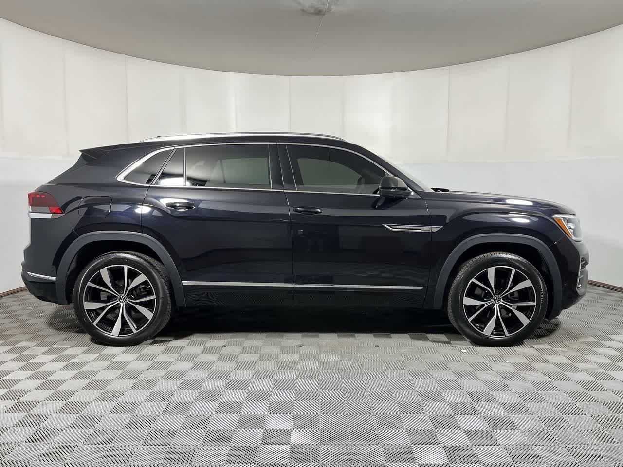 2024 Volkswagen Atlas Cross Sport 2.0T SEL Premium R-Line
