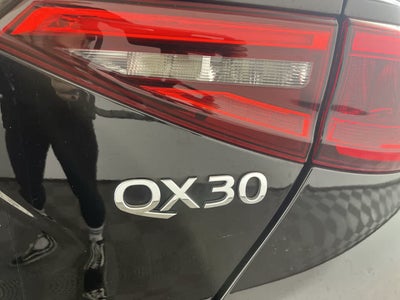 2018 INFINITI QX30 Premium