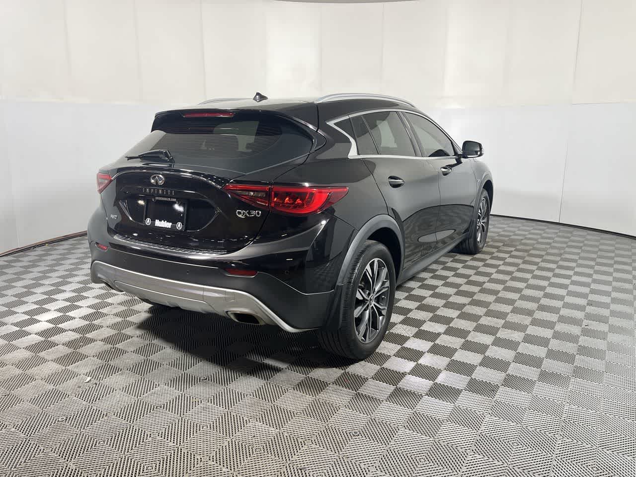 2018 INFINITI QX30 Premium