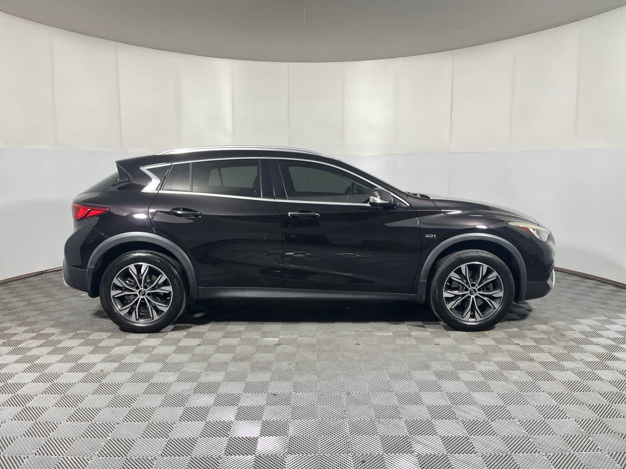 2018 INFINITI QX30 Premium