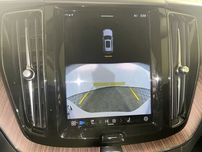 2022 Volvo XC60 Momentum