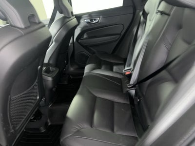 2022 Volvo XC60 Momentum