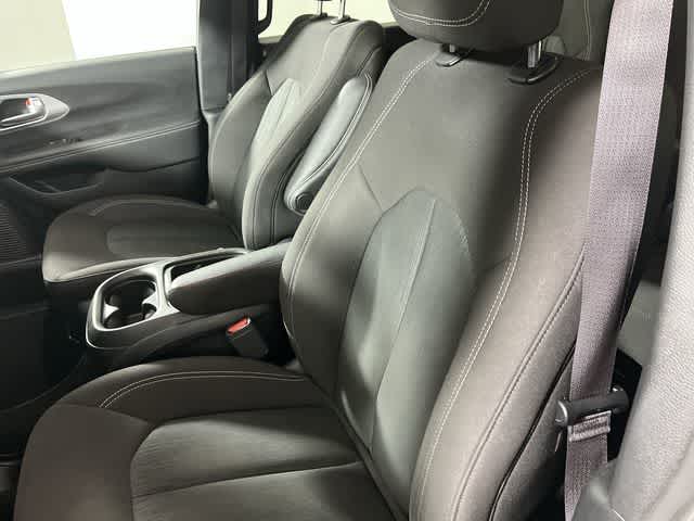 2024 Chrysler Pacifica Touring