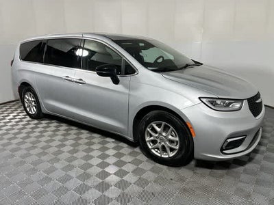 2024 Chrysler Pacifica Touring