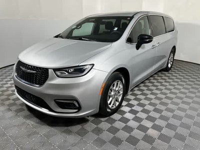 2024 Chrysler Pacifica Touring