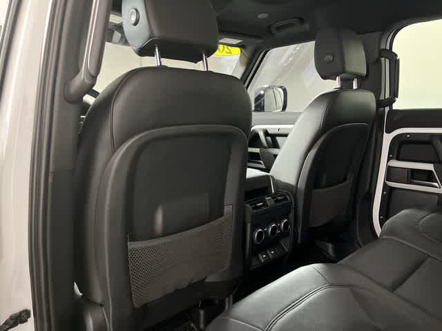 2023 Land Rover Defender SE