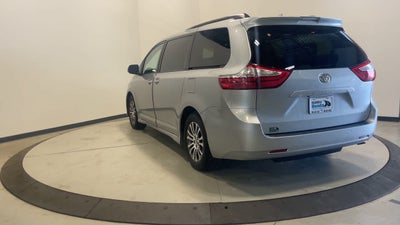 2019 Toyota Sienna XLE