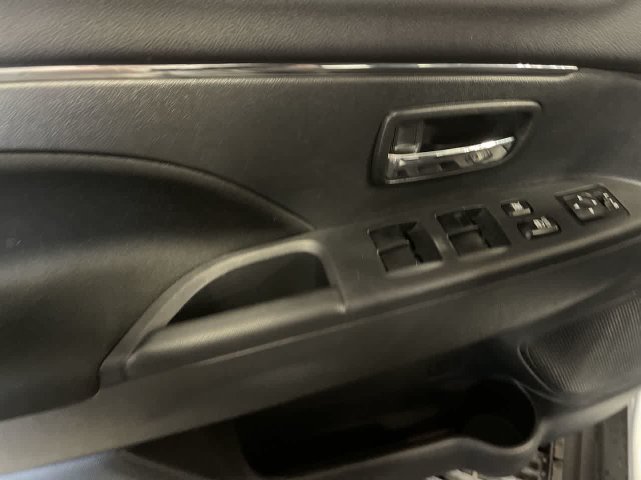 2025 Mitsubishi Outlander Sport ES