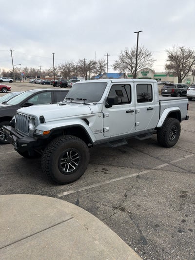 2023 Jeep Gladiator Overland