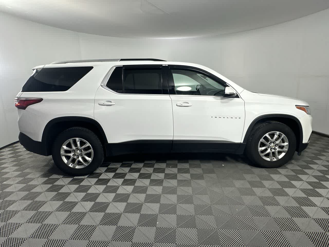 2018 Chevrolet Traverse LT Cloth