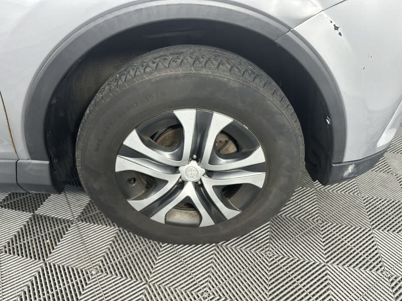2017 Toyota RAV4 LE
