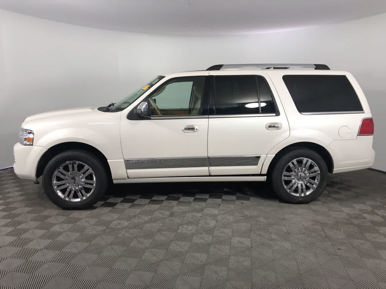 2010 Lincoln Navigator Base