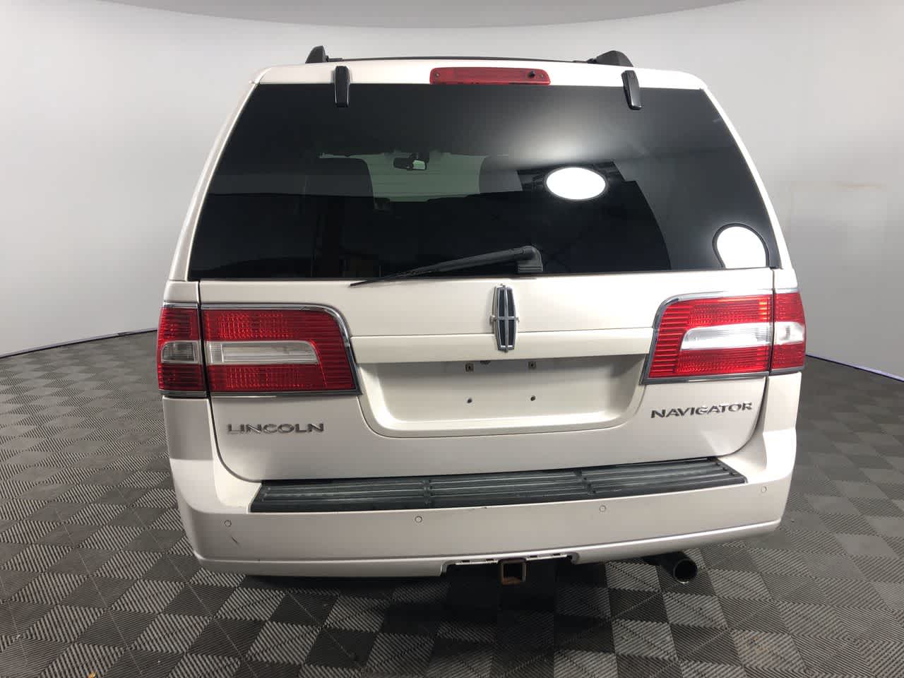 2010 Lincoln Navigator Base