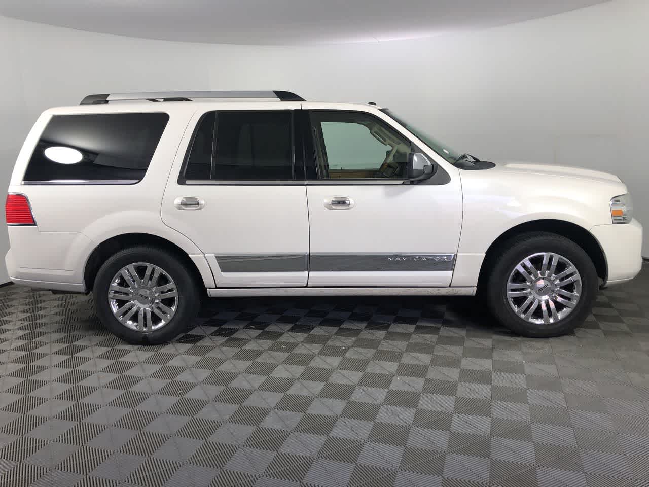 2010 Lincoln Navigator Base