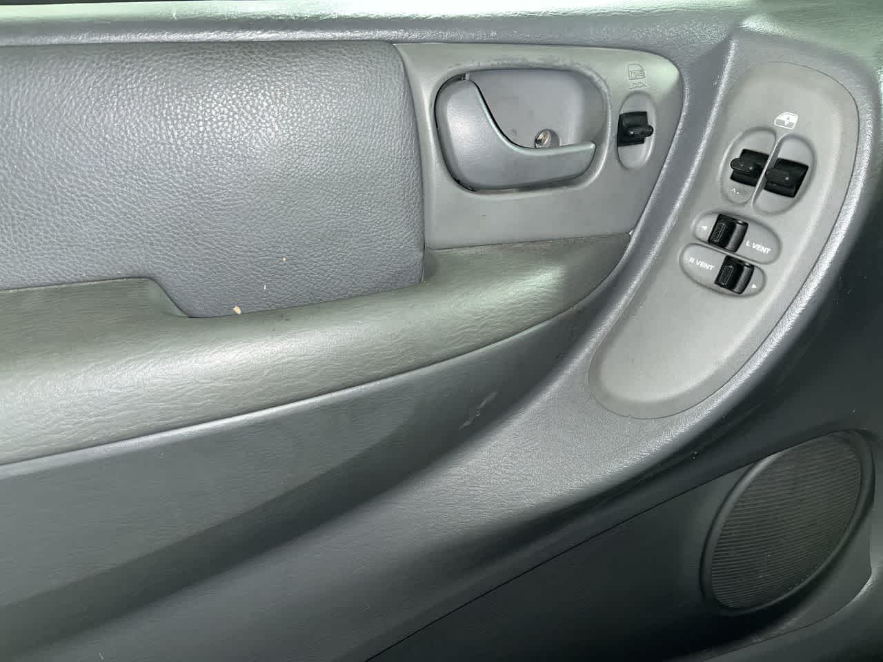 2006 Chrysler Town & Country SWB Base