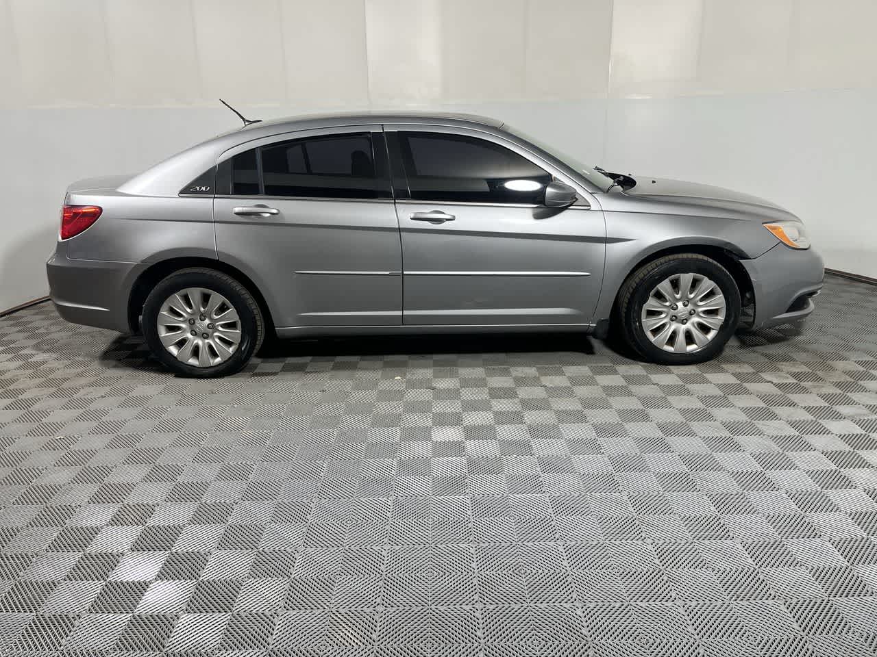 2013 Chrysler 200 Touring