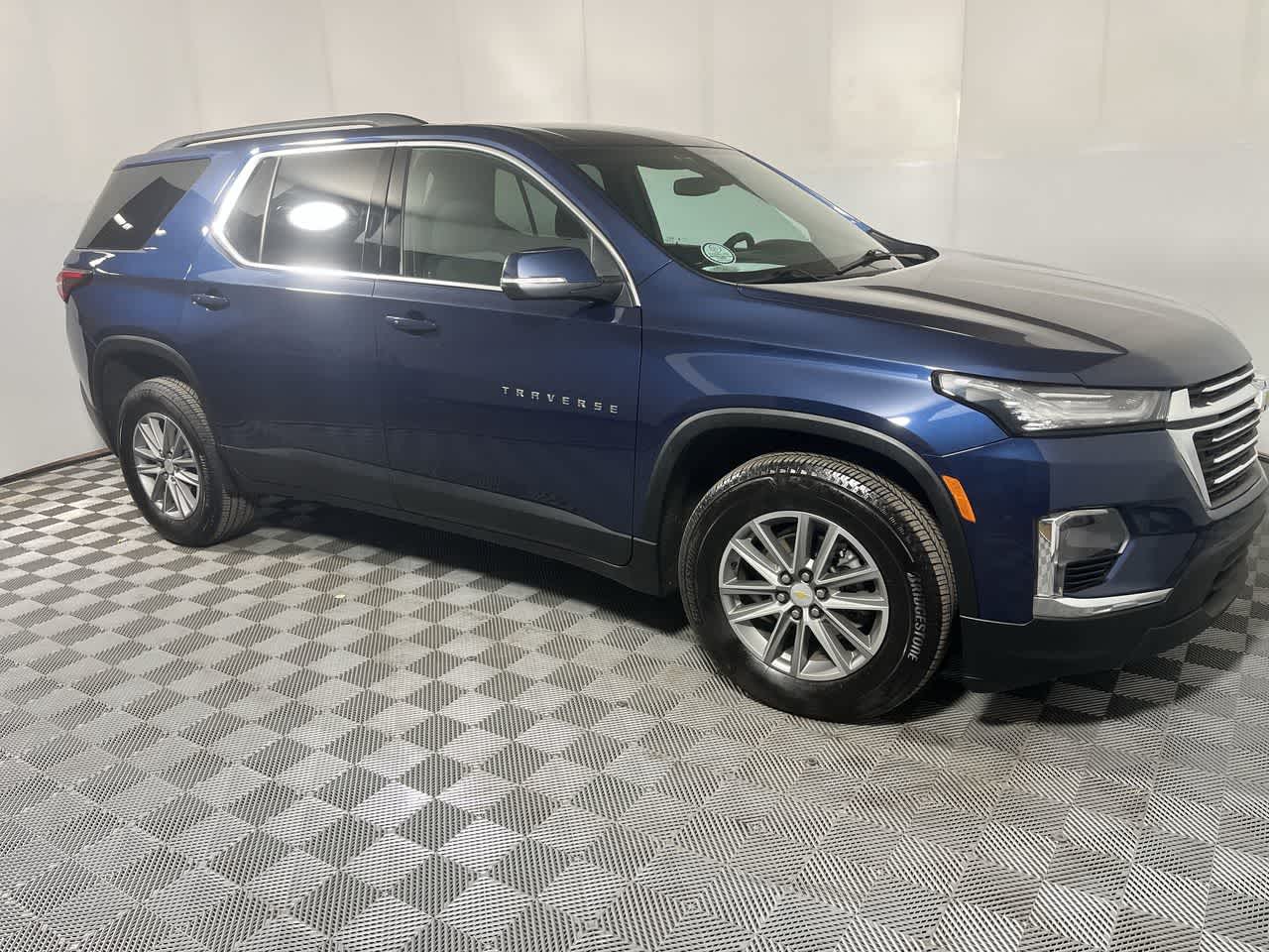 2022 Chevrolet Traverse LT Cloth