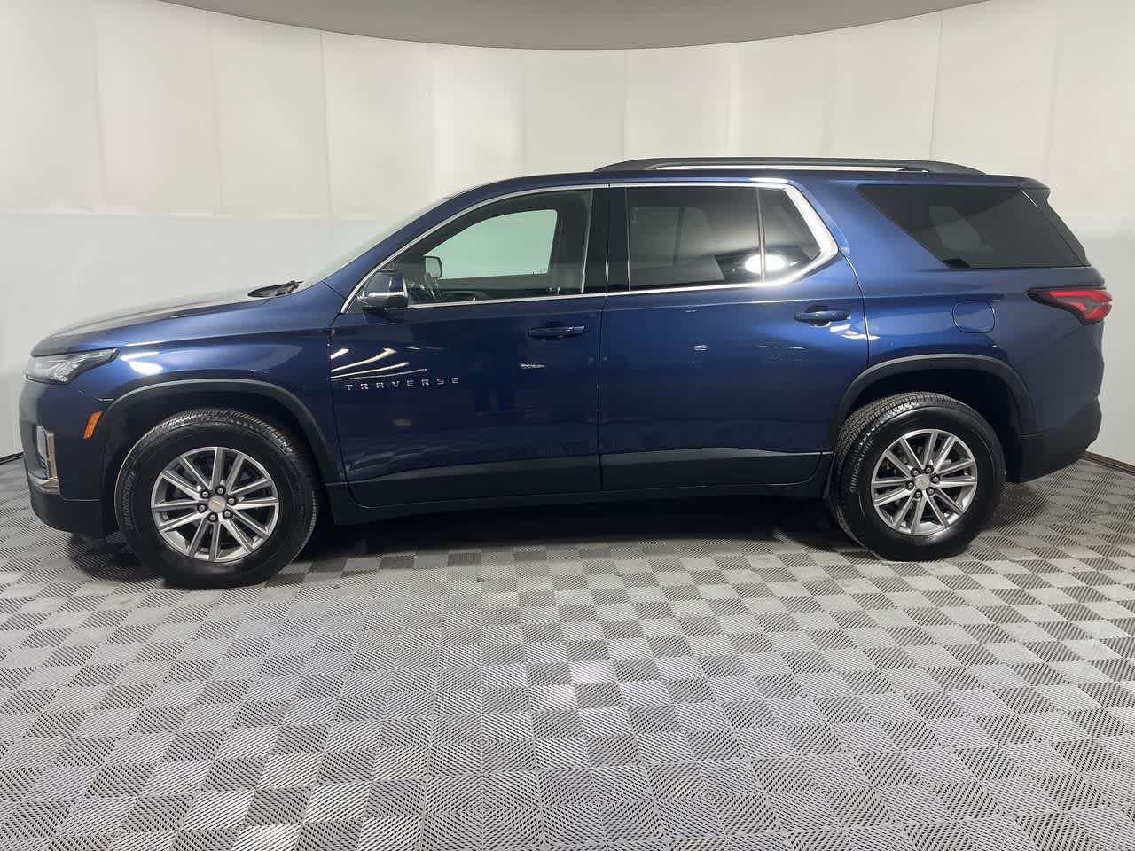 2022 Chevrolet Traverse LT Cloth