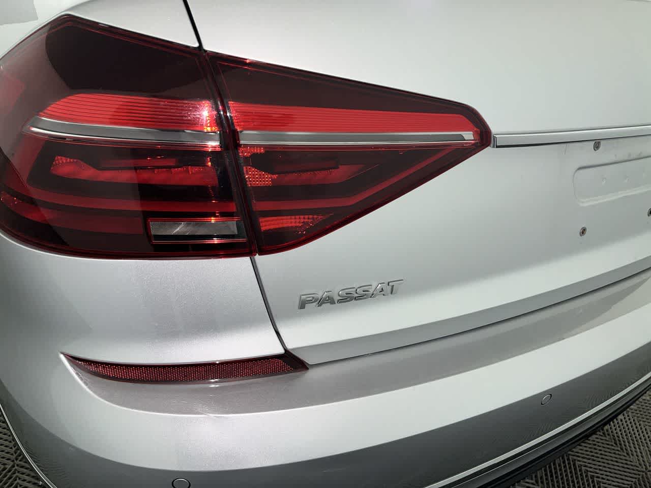 2019 Volkswagen Passat 2.0T SE R-Line