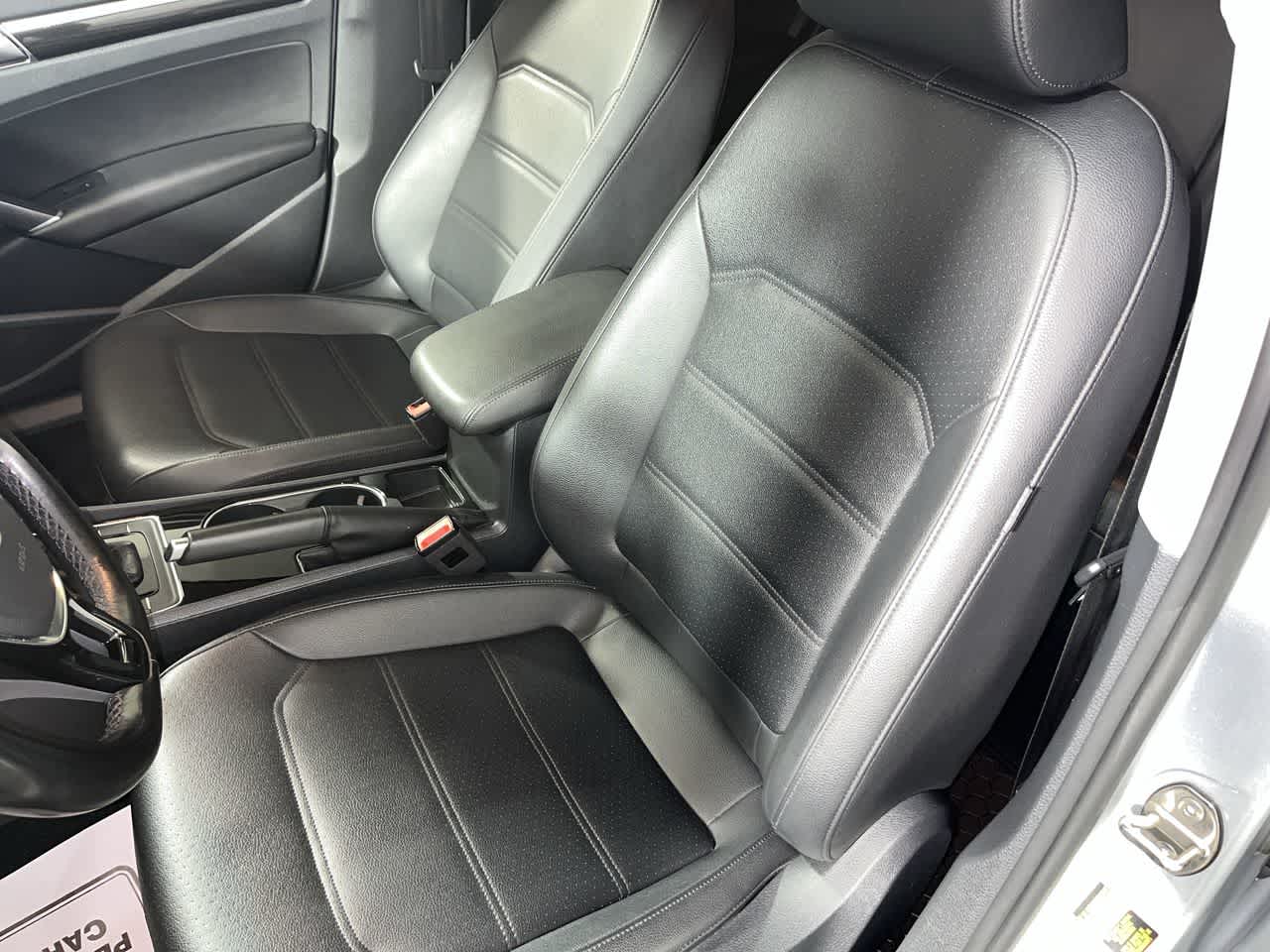 2019 Volkswagen Passat 2.0T SE R-Line