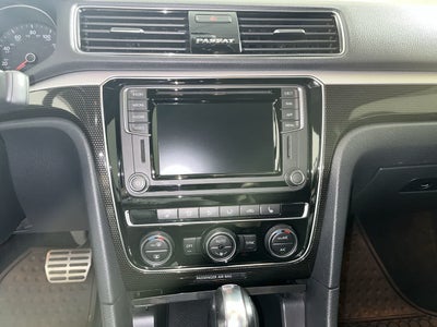 2019 Volkswagen Passat 2.0T SE R-Line