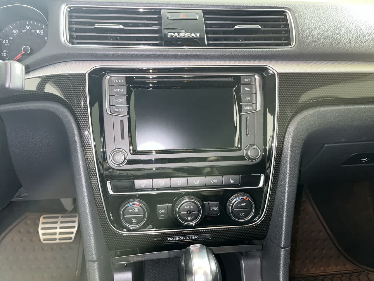 2019 Volkswagen Passat 2.0T SE R-Line