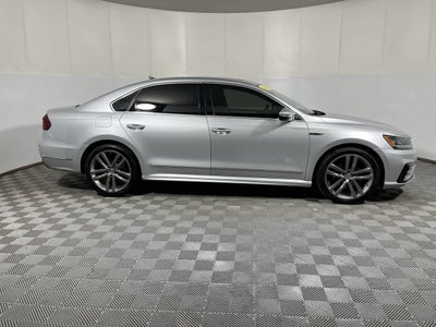2019 Volkswagen Passat 2.0T SE R-Line