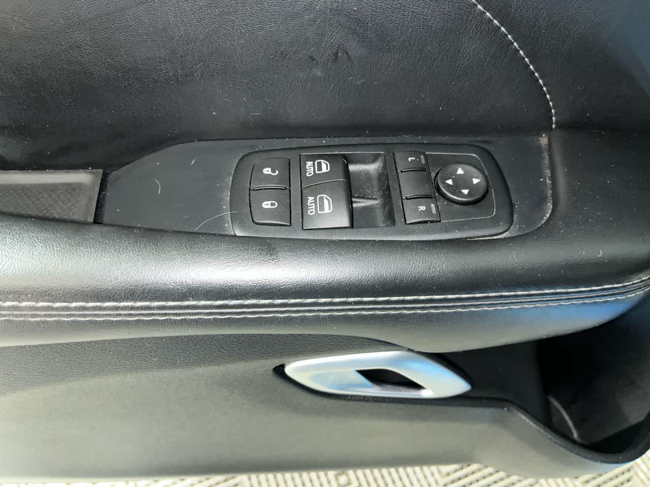 2016 Dodge Challenger SXT Plus