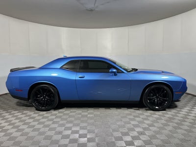 2016 Dodge Challenger SXT Plus