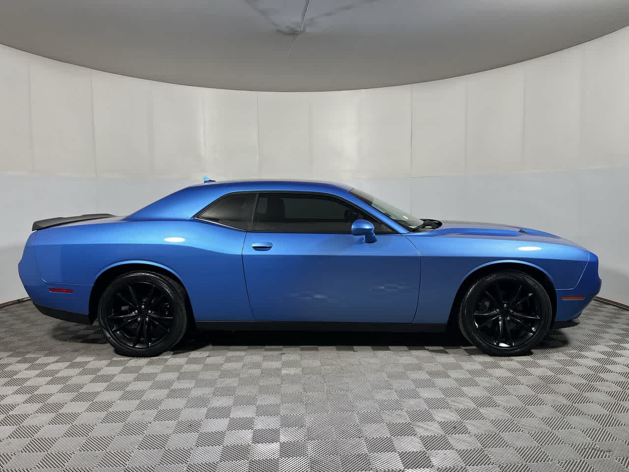 2016 Dodge Challenger SXT Plus