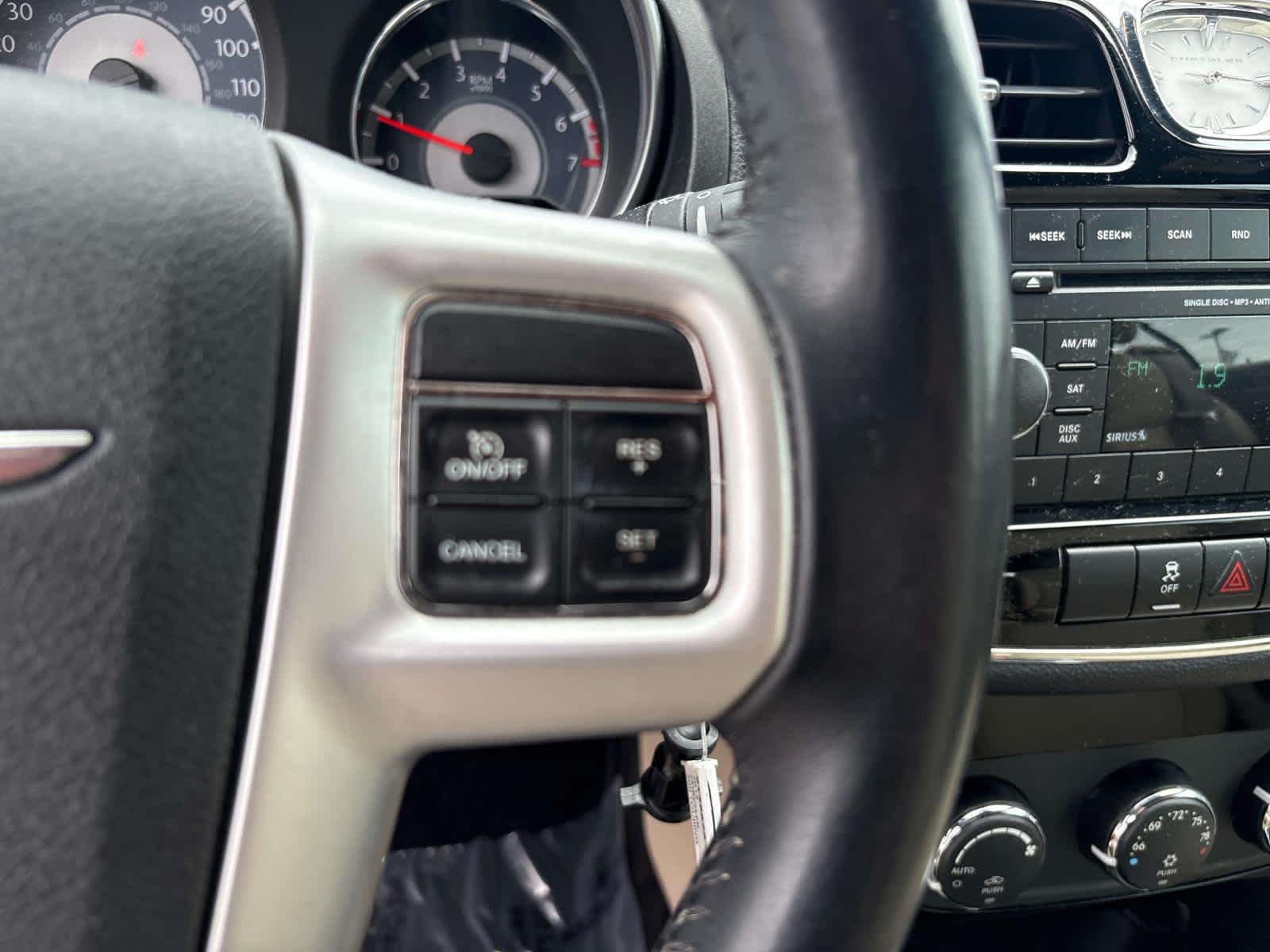 2012 Chrysler 200 Touring
