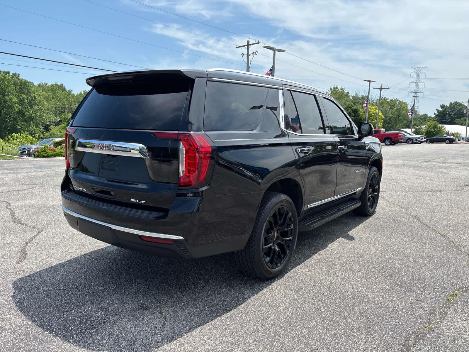 2024 GMC Yukon SLT