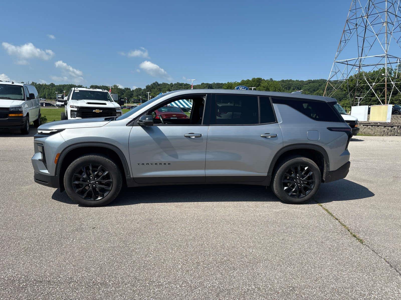 2024 Chevrolet Traverse LS