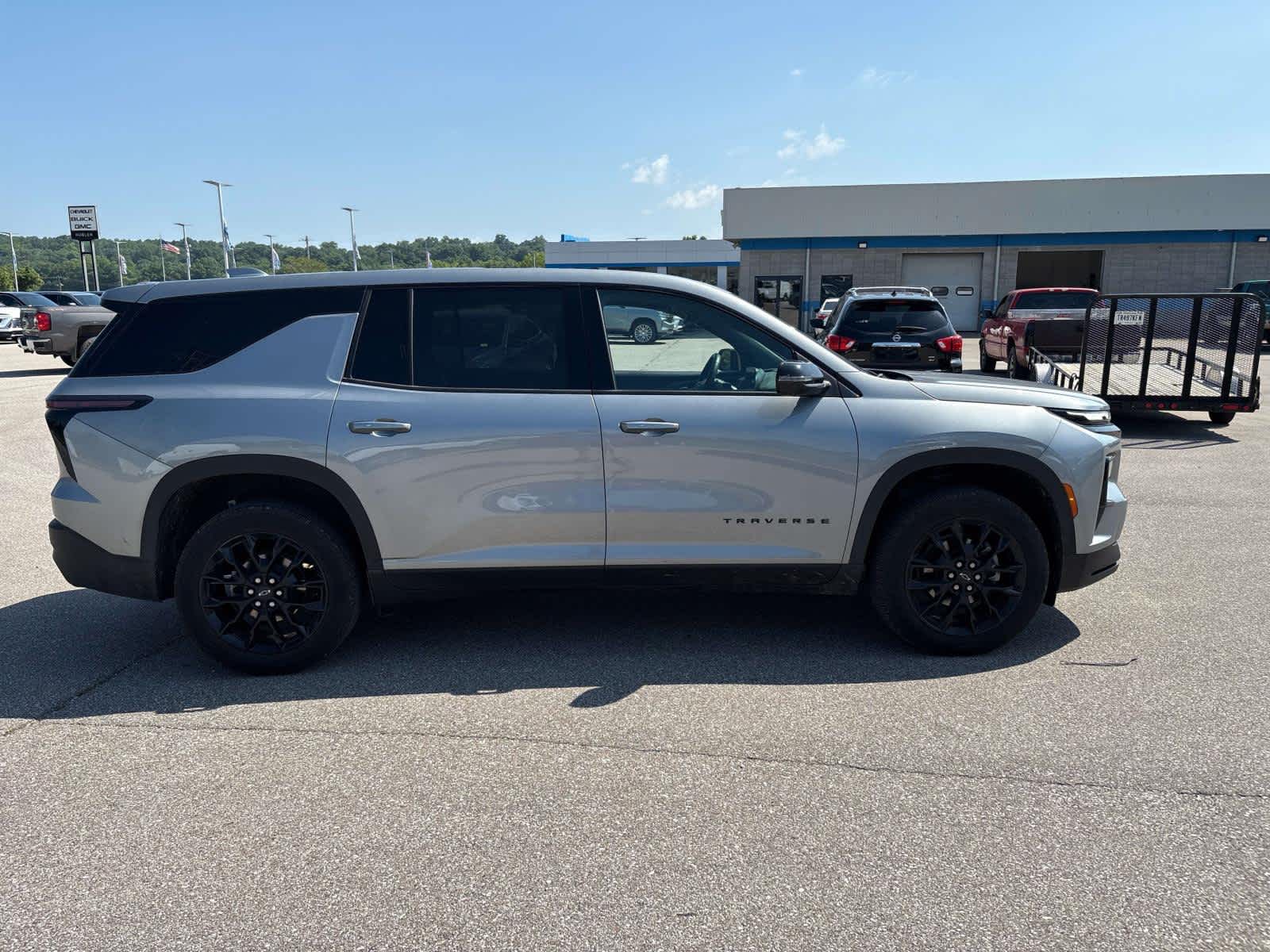 2024 Chevrolet Traverse LS