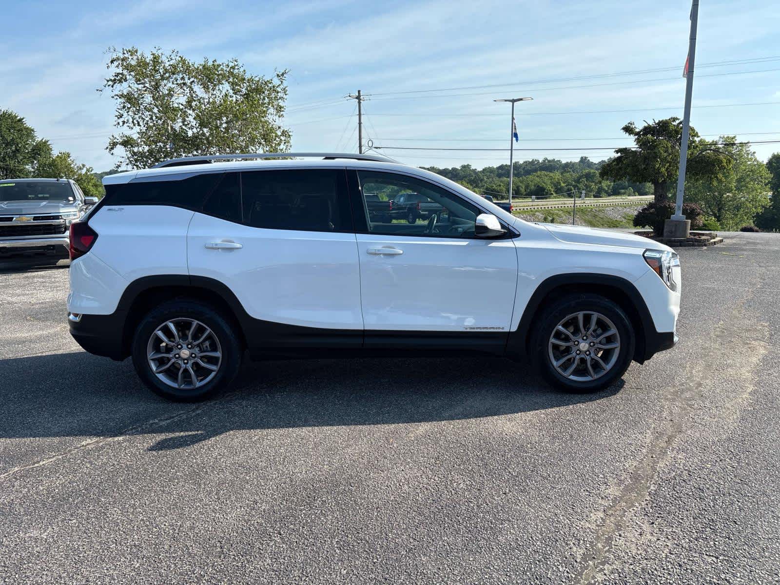 2023 GMC Terrain SLT
