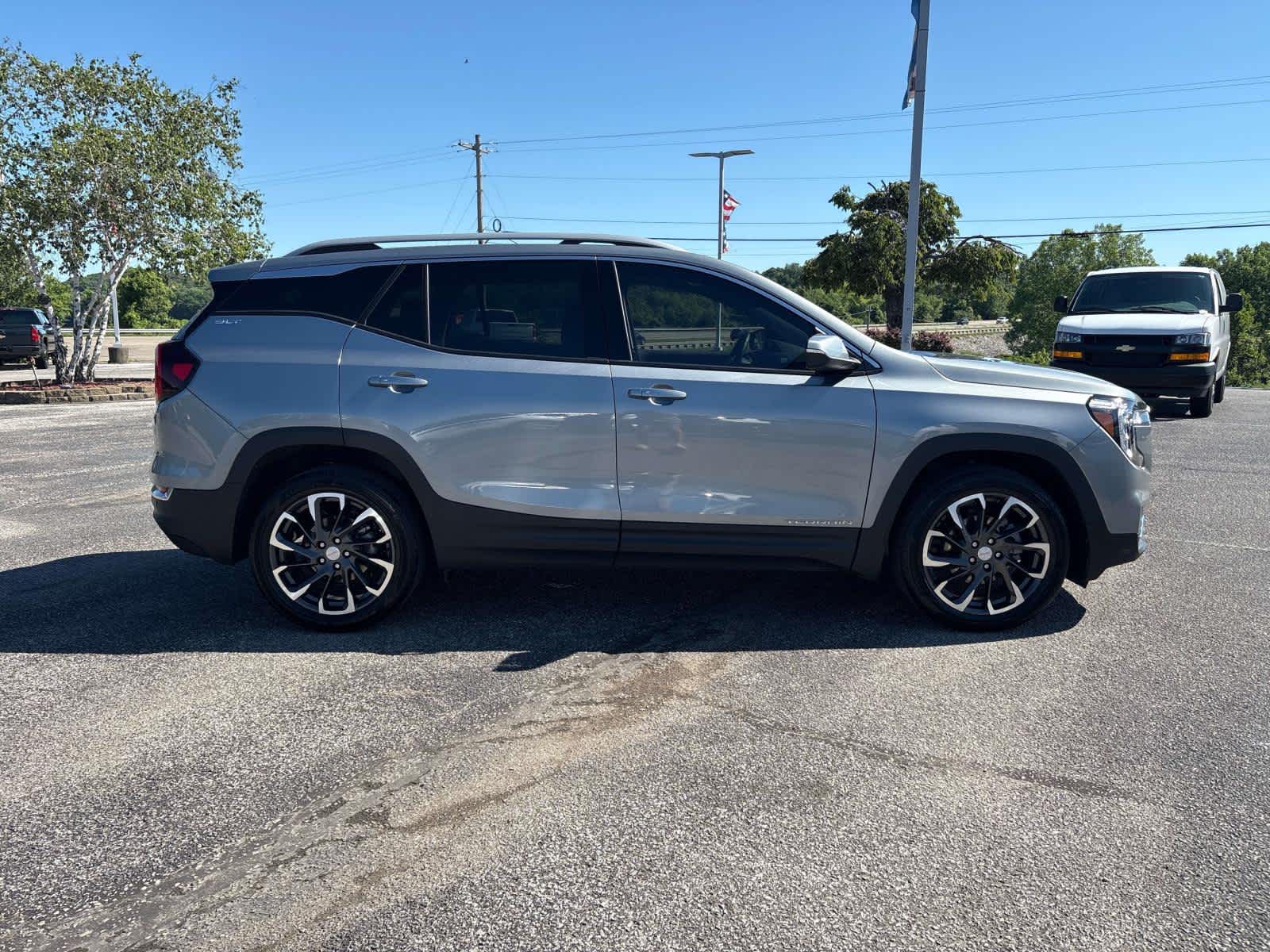 2024 GMC Terrain SLT