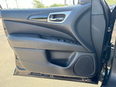 2020 Nissan Pathfinder SV