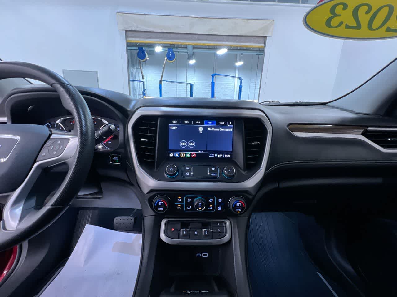 2023 GMC Acadia SLE