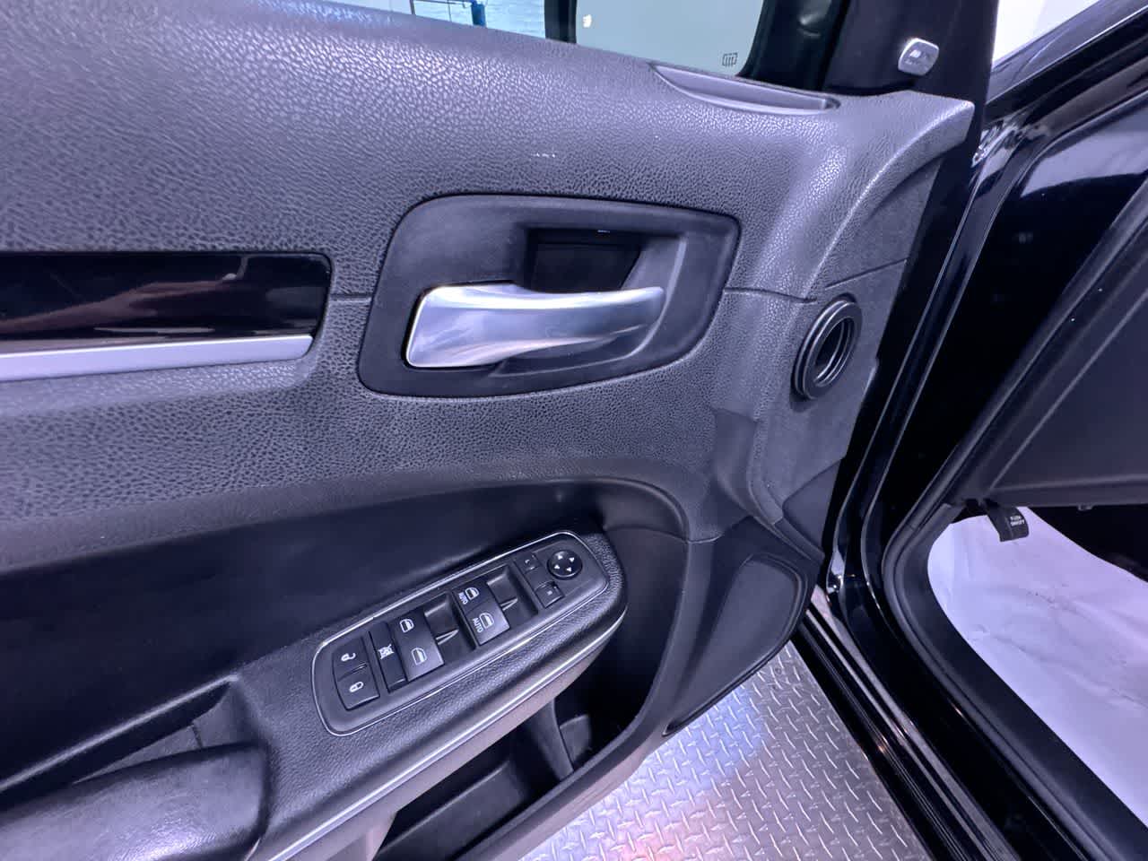 2021 Chrysler 300 300S