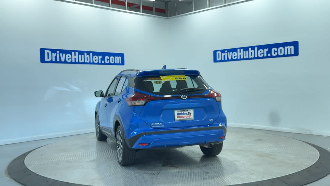 2021 Nissan Kicks SR