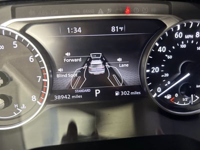 2025 Nissan Pathfinder SL