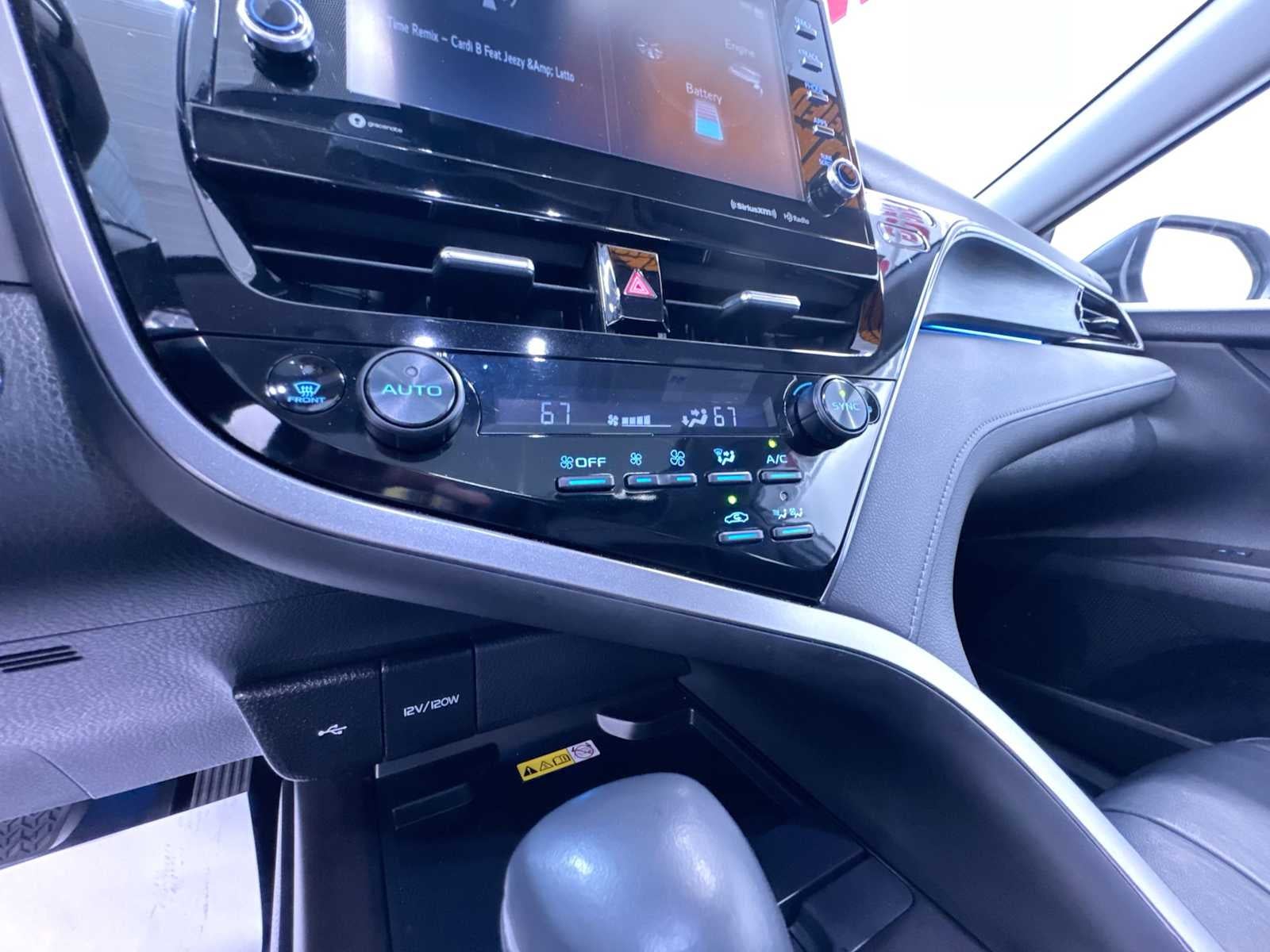 2024 Toyota Camry Hybrid XLE
