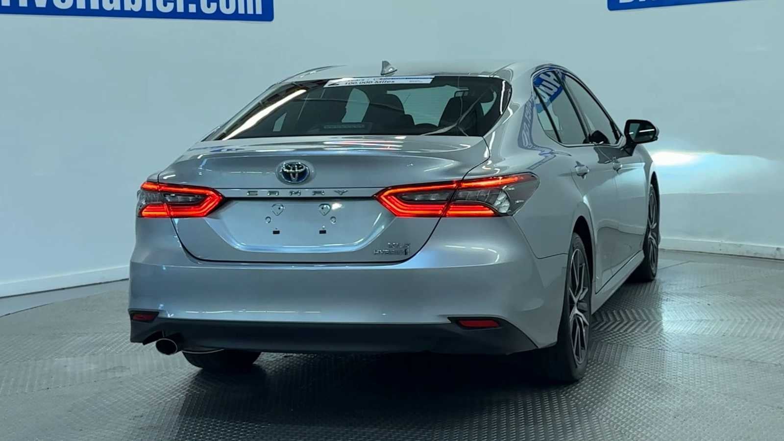 2024 Toyota Camry Hybrid XLE