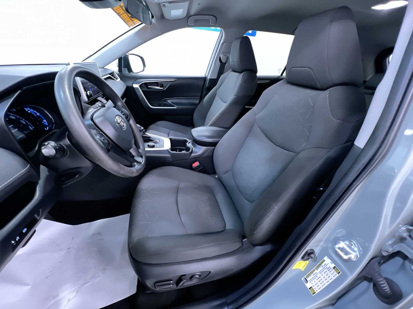 2023 Toyota RAV4 Hybrid XLE