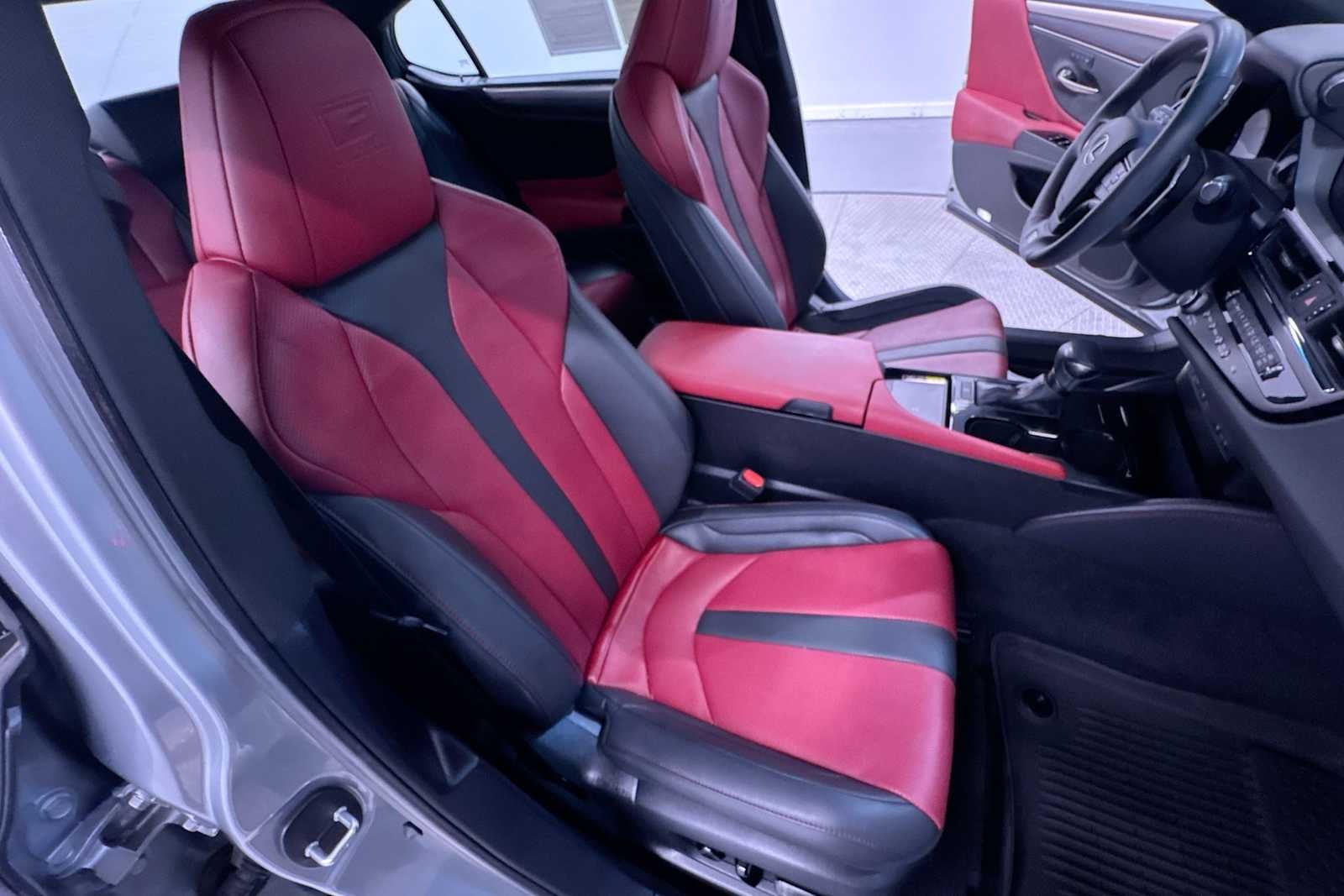 2023 Lexus ES F SPORT Handling