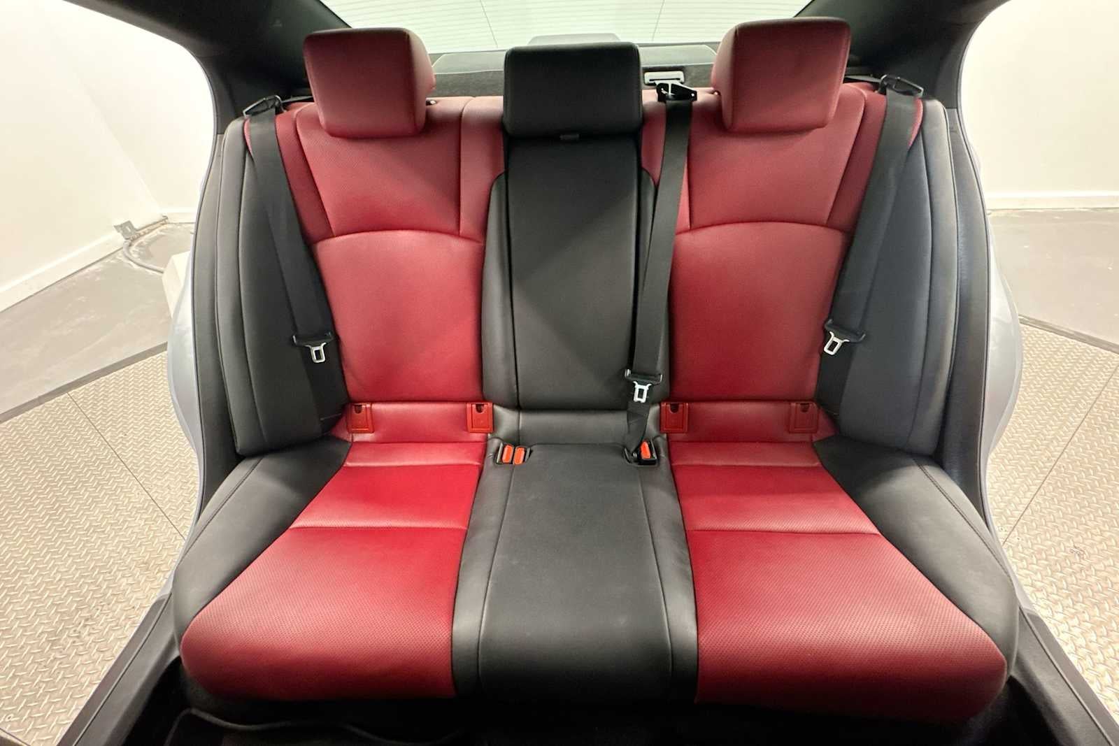 2023 Lexus ES F SPORT Handling