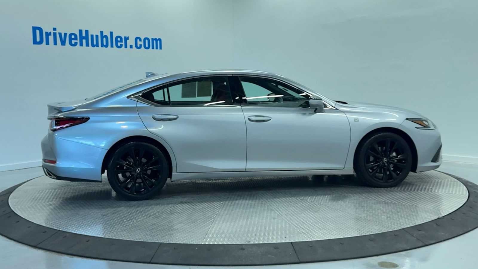 2023 Lexus ES F SPORT Handling