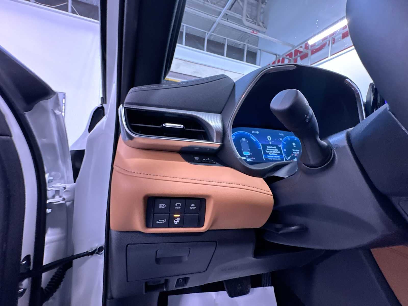 2025 Toyota Highlander Hybrid Platinum