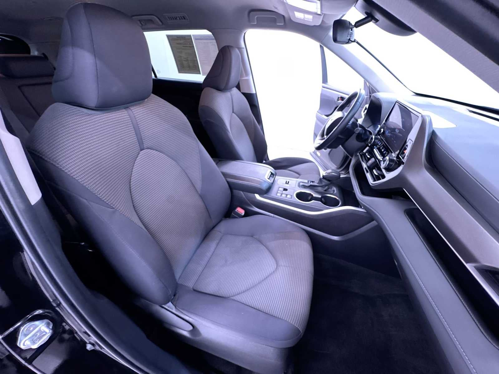 2025 Toyota Highlander LE